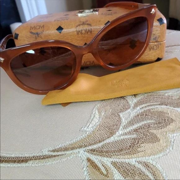 Authentic MCM Brown Sunglasses MCM 612S 254 BROWN GRADIENT CAT EYE AUTHENTIC DESIGNER  main image 2